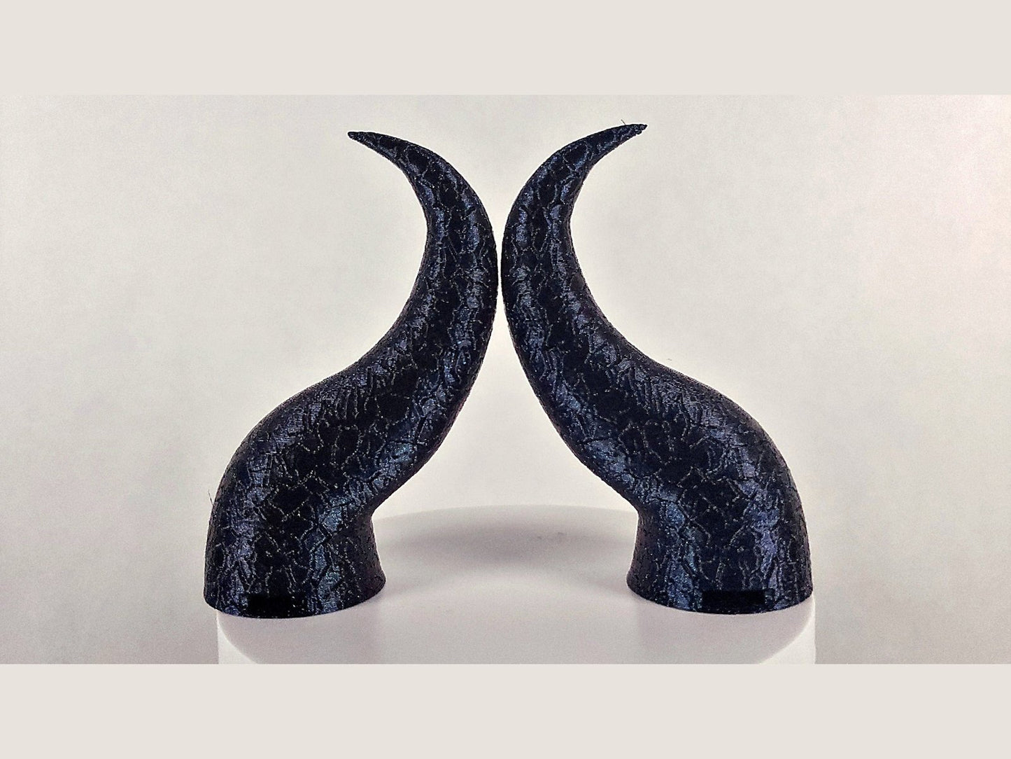 Curved Demon Horns Attachment for Headset, Gaming and Streaming Headset Accessories, cosplay, Streaming Prop, gaming streamer gift