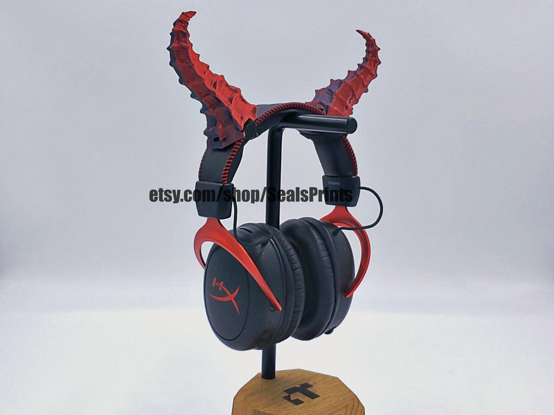 Ribbed Demon Horns for Headphones, 3D printed headset attachment by SealsPrints